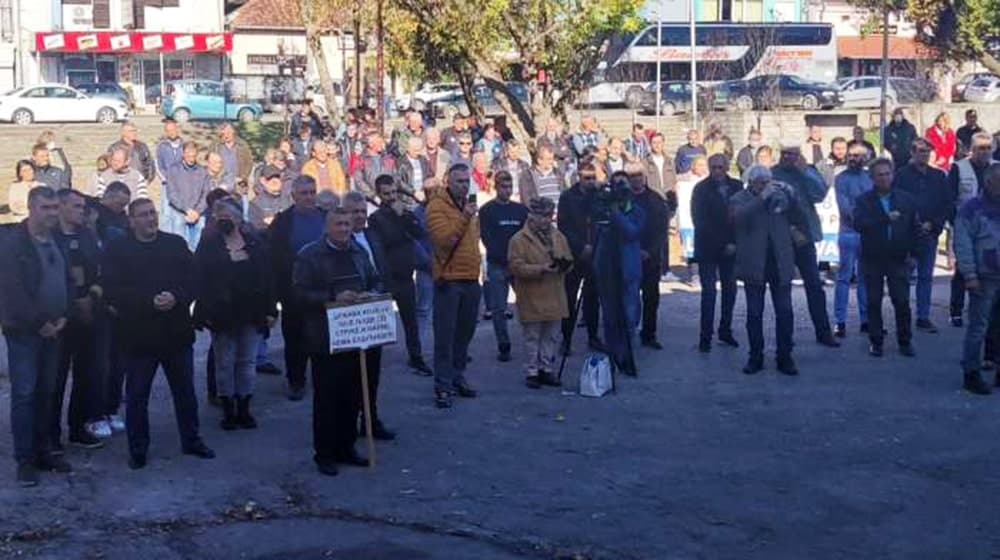 Protest meštana sela kod Čačka i Kraljeva zbog oduzimanja zemlje za izgradnju auto-puta (FOTO)