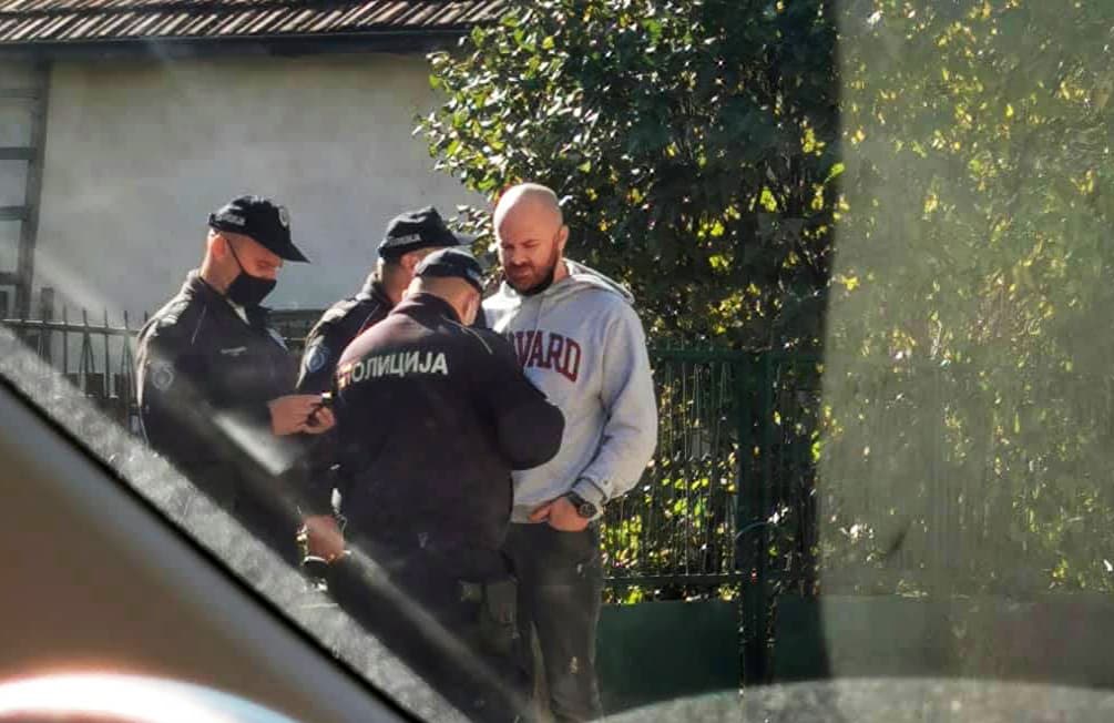 Čačak: Građanski aktivista udaljen prilikom posete ministarke Kisić, onemogućeno mu da postavi pitanje