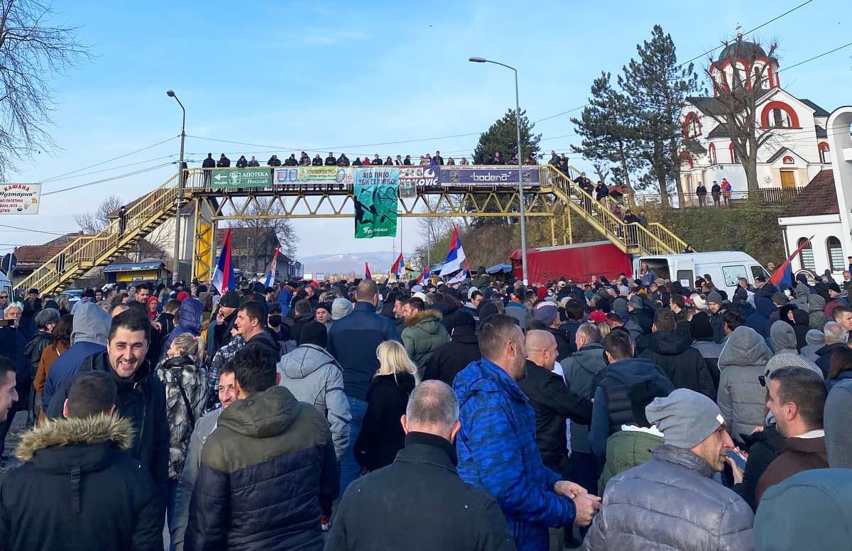 Na blokadi Ibarske magistrale u Preljini više stotina građana