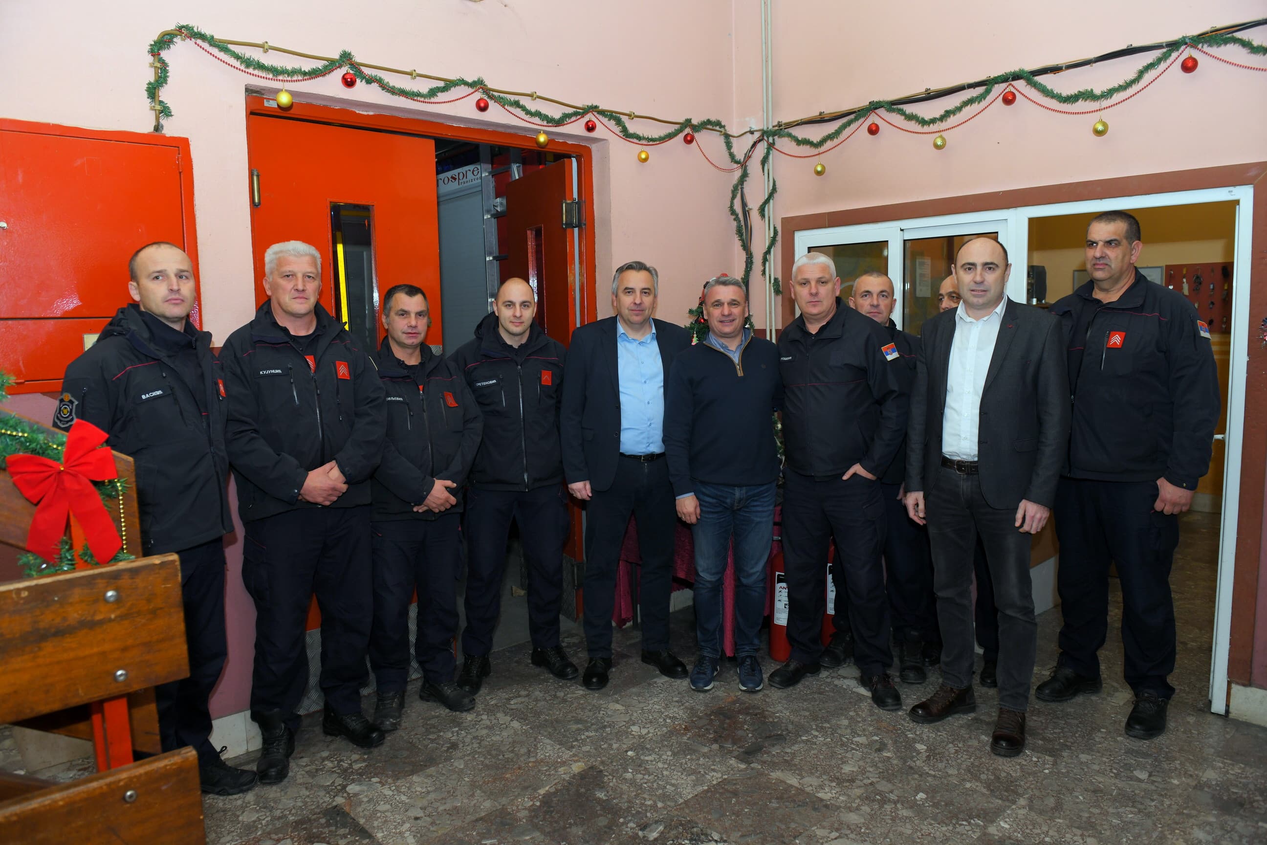 Gradonačelnik posetio dežurne službe u novogodišnjoj noći