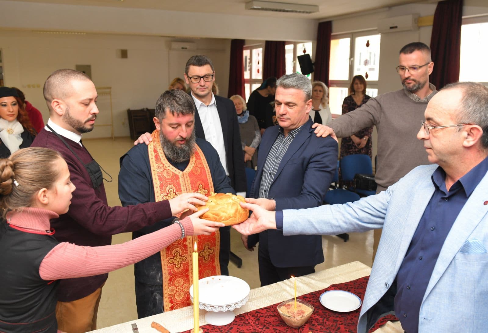 Gradsko rukovodstvo posetilo osnovne škole na Savindan