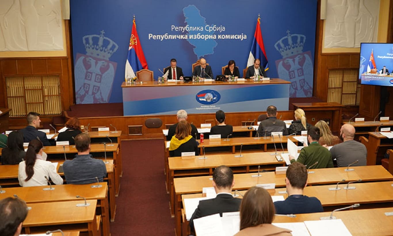 Osam kandidata u trci za predsednika Srbije