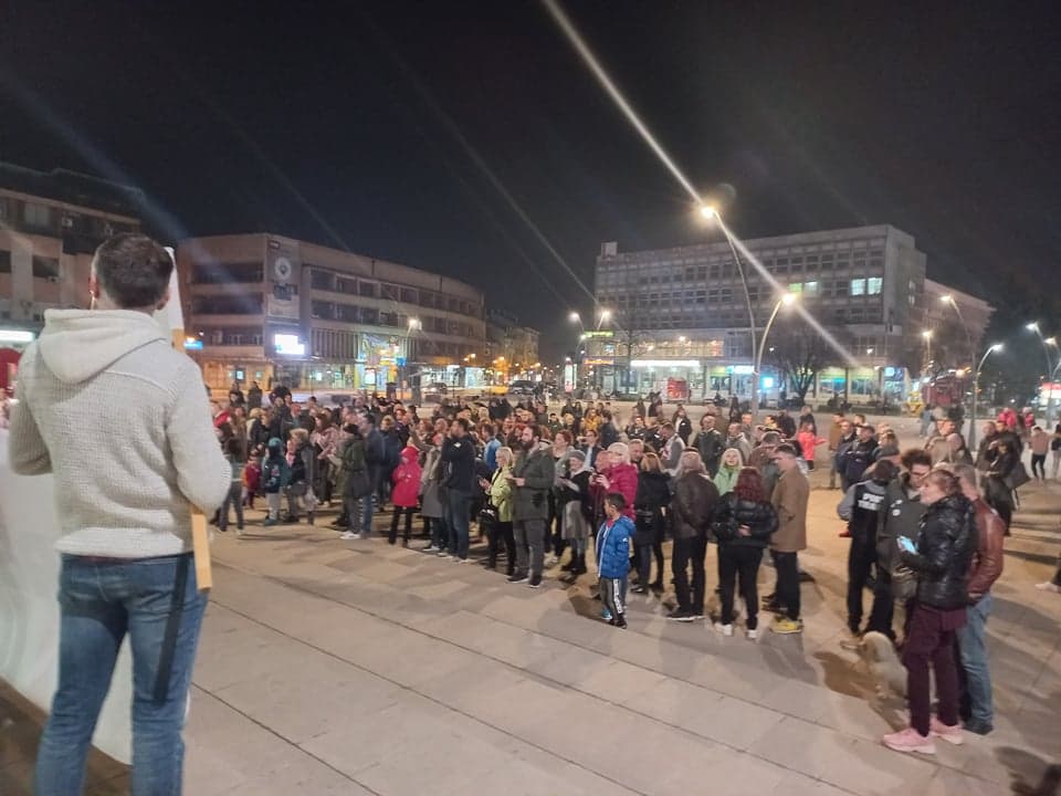 Čačak poručuje: Srbija nije na prodaju (FOTO)