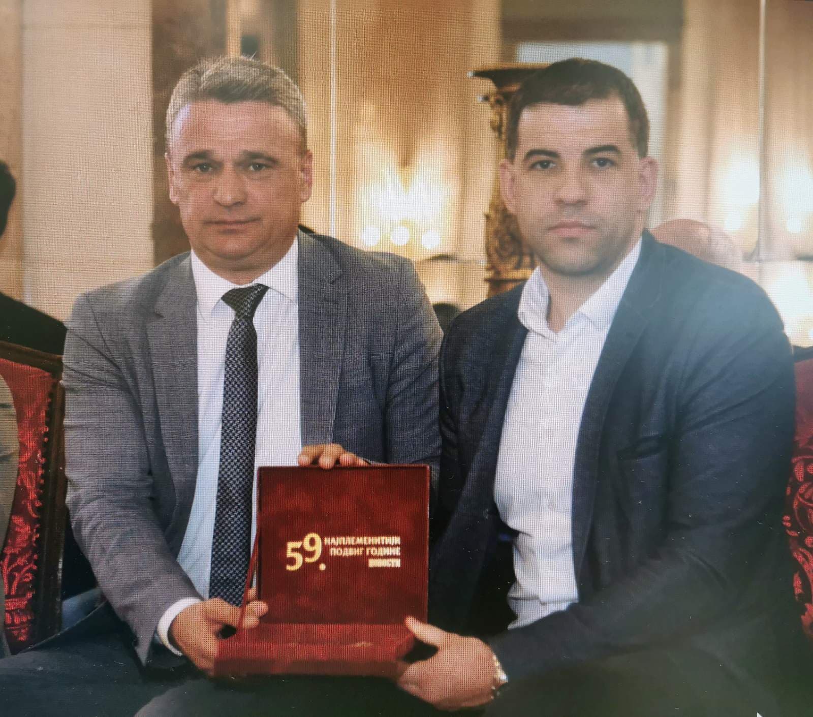 Gradonačelnik Todorović primio "Zlatnu plaket" Večernjih novosti u ime Čačana