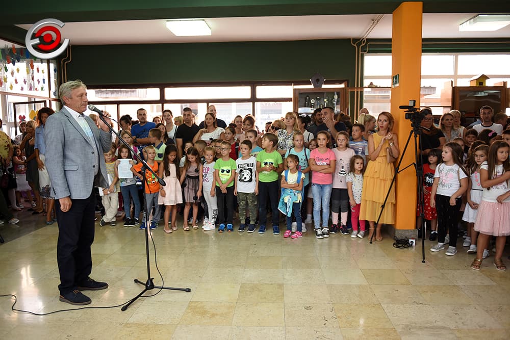 Himna "Bože pravde" 1. septembra u školama i vrtićima