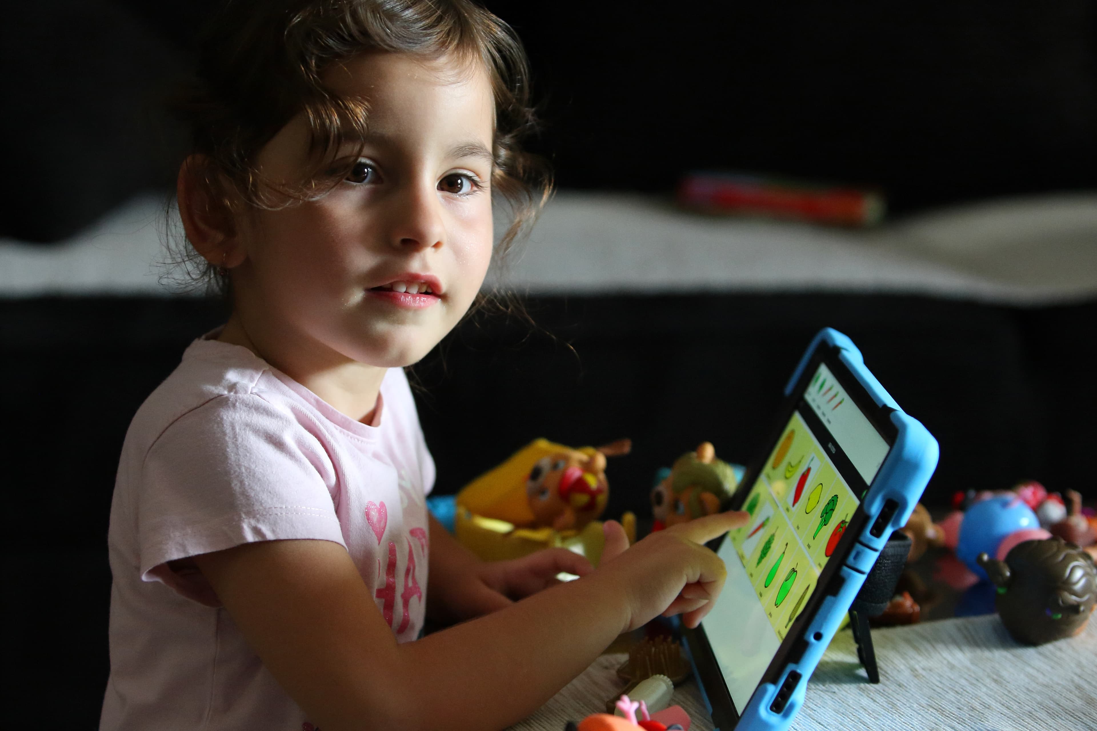 Razvojna savetovališta u Čačku, Subotici, Zrenjaninu i Kraljevu dobila prvi paket opreme za decu sa teškoćama, koju je obezbedio UNICEF