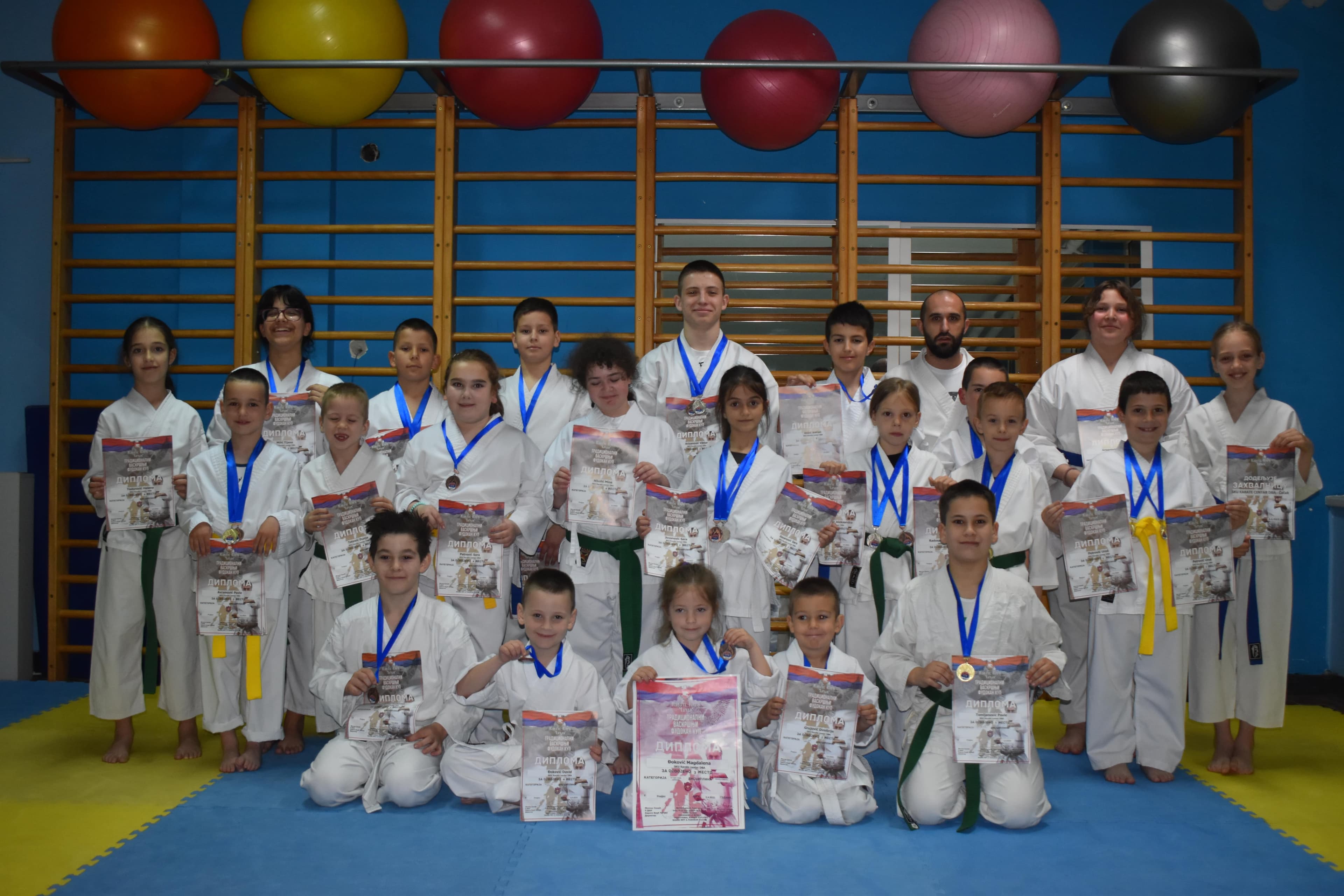 Dvadeset devet medalja za Karate centar DBA
