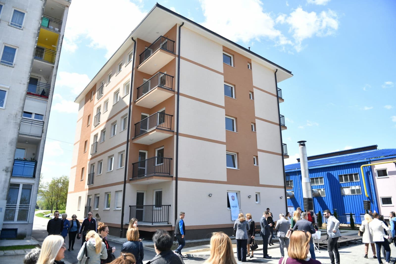Svečano uručeni ključevi stanova izbeglim licima iz BiH i Hrvatske