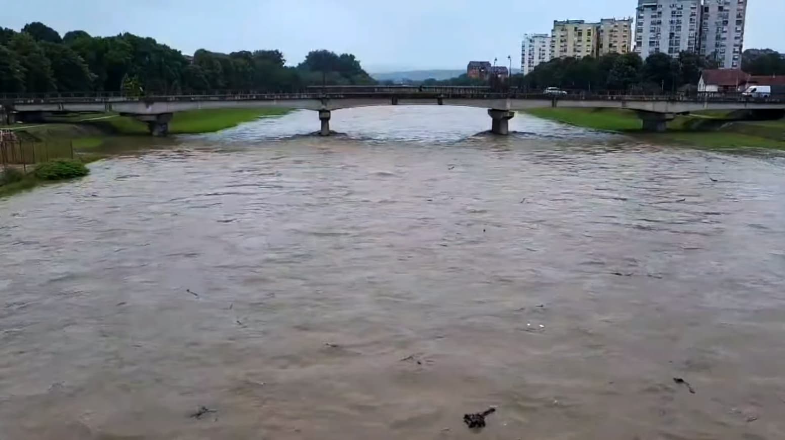 Srbijavode: Vanredne odbrane od poplava proglašene na osam vodnih jedinica (VIDEO)