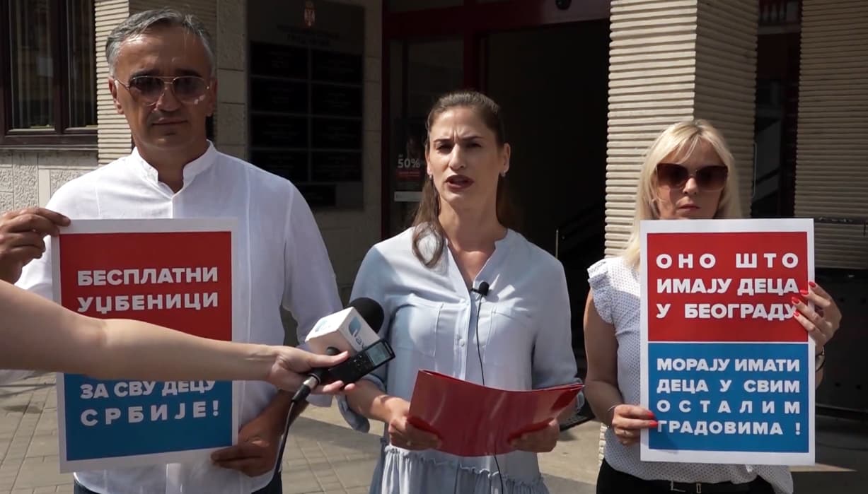 Dveri: Besplatni udžbenici, vrtići i užina i za decu u Čačku