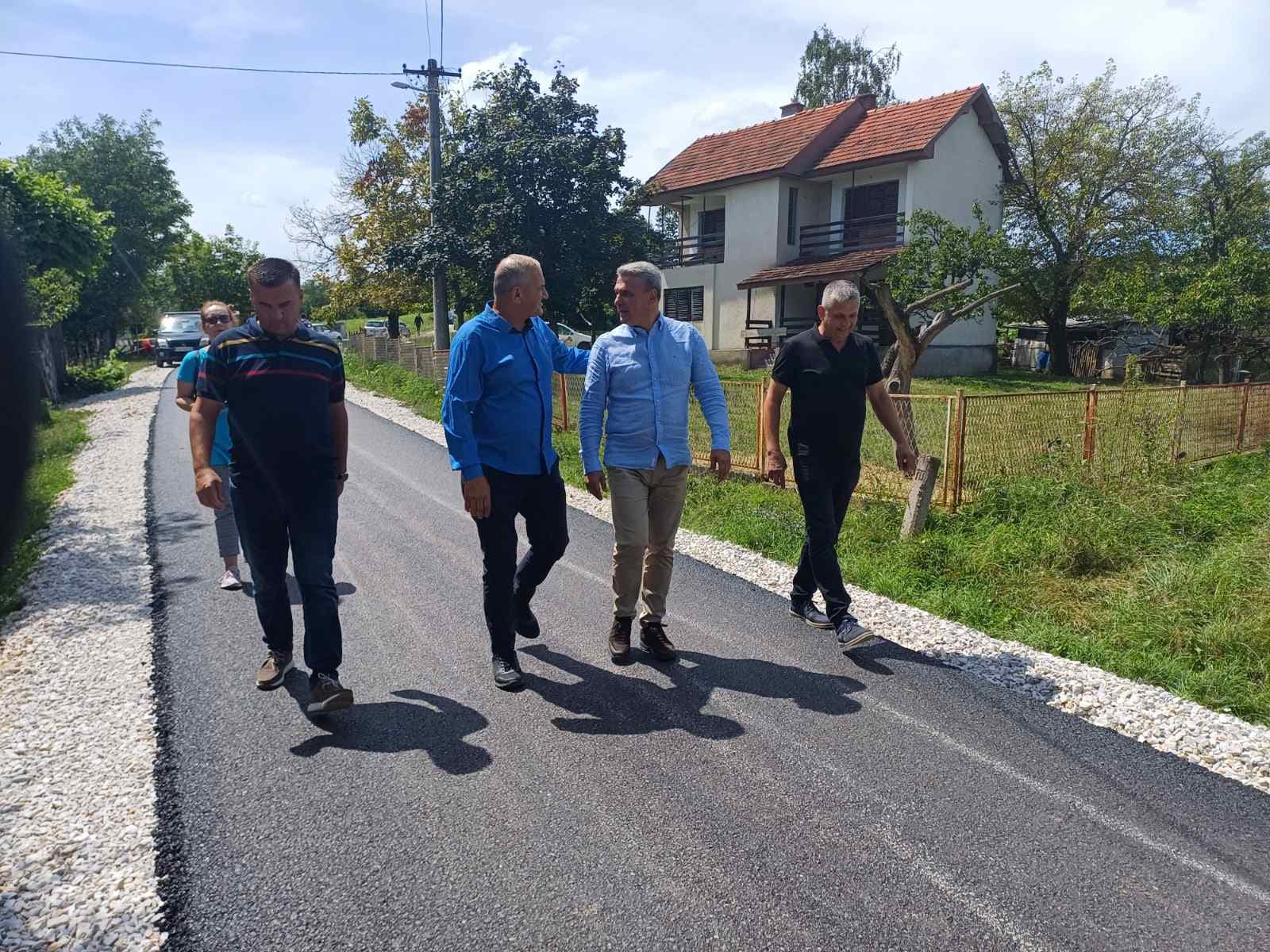 Završava se asfaltiranje glavne saobraćajnice u Žaočanima