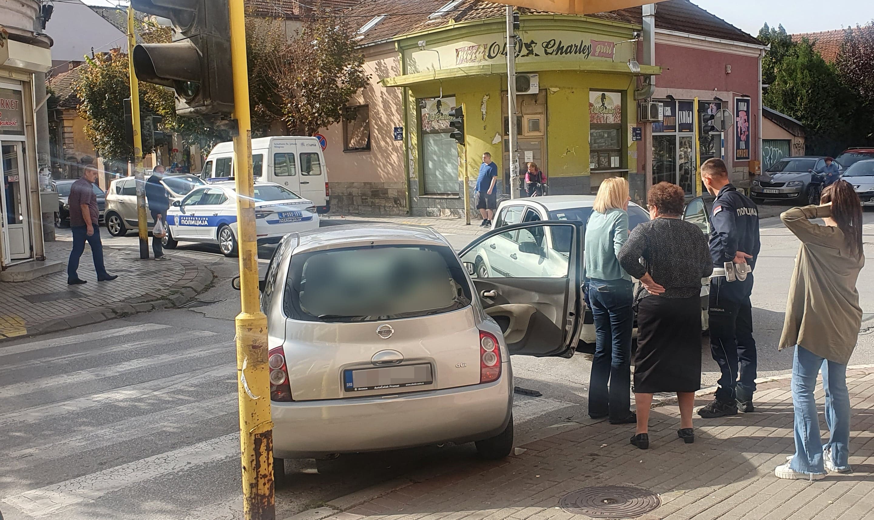 Saobraćajna nezgoda na raskrsnici ulica Cara Lazara i Kneza Miloša