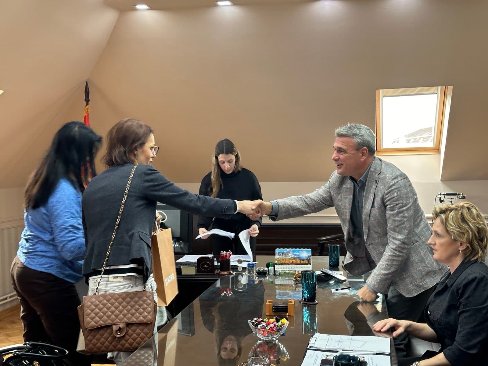 Zaključeni ugovori sa izbeglim i prognanim osobama o kupoprodaji stanova u zgradi na Ljubić keju