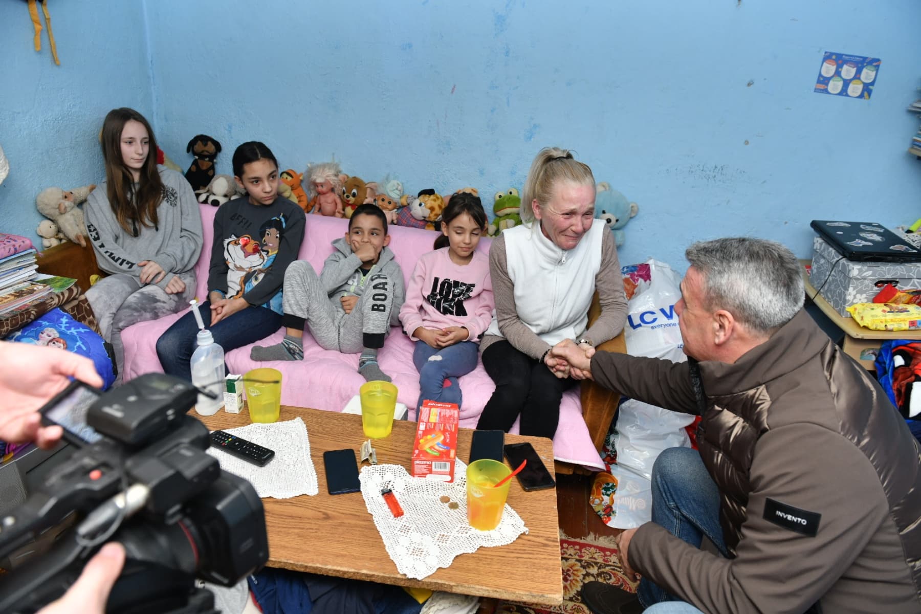 Stan i stalno zaposlenje za Jelenu Mijailović, samohranu majku četvoro dece