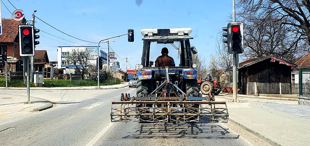 Traktori bez kabine od 1. januara 2025. godine više neće moći da učestvuju u saobraćaju