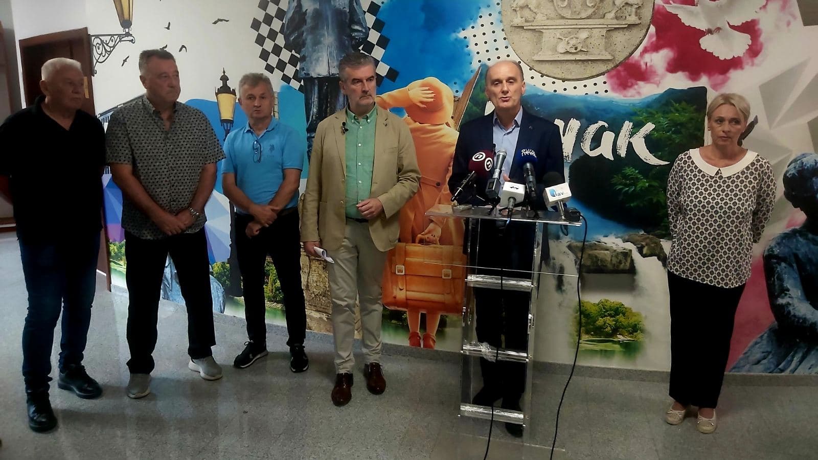 Opozicija tvrdi da su izbori u Čačku pokradeni, Milun Todorović da je sve kristalno čisto (VIDEO)