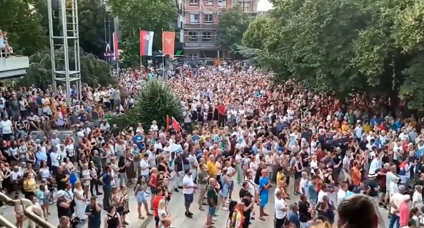 Ustaje Srbija: Valjevci masovno na ulicama, protiv iskopavanja litijuma (VIDEO)