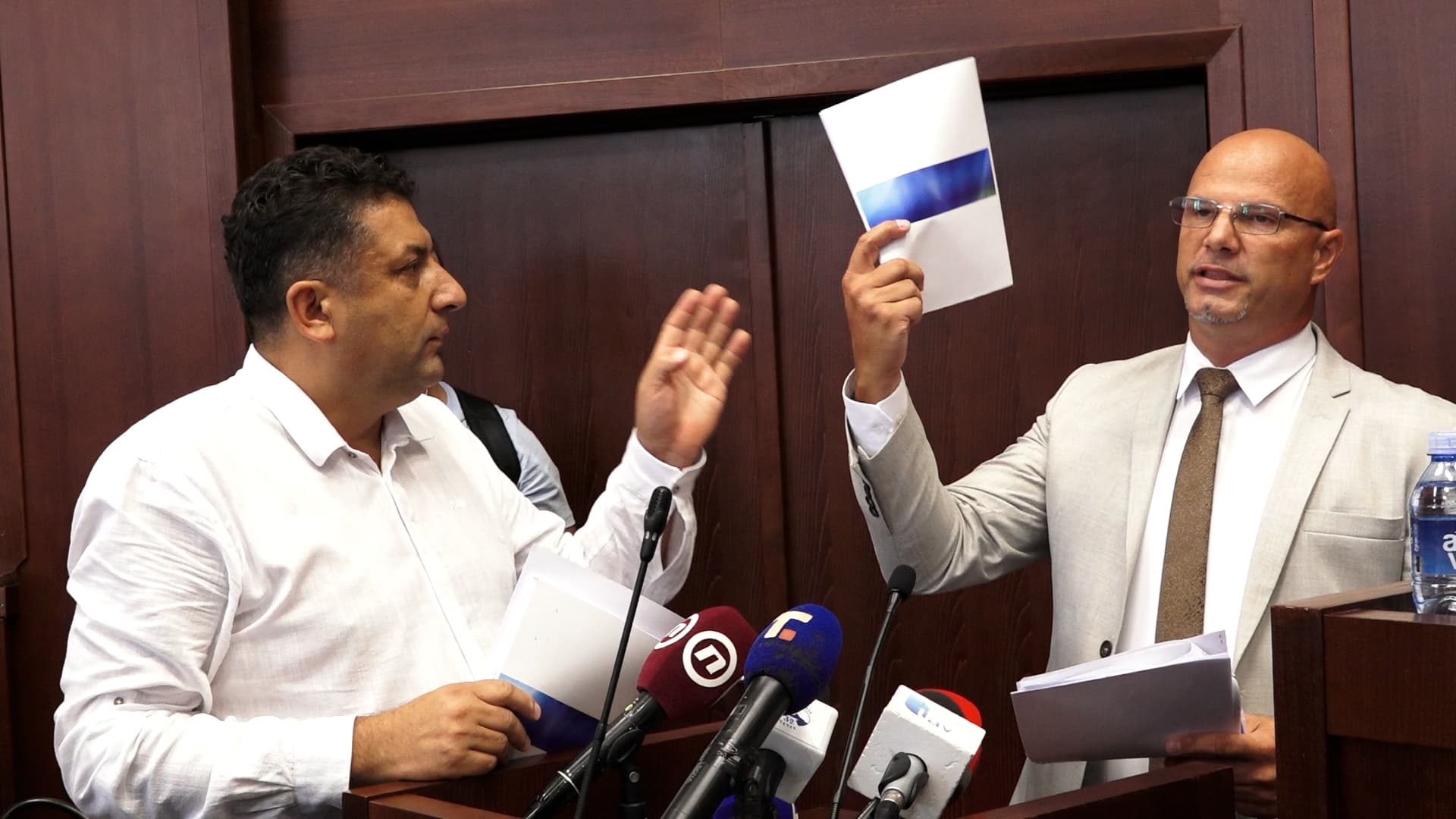 SNS na silu želi da konstituiše skupštinu (FOTO + VIDEO)