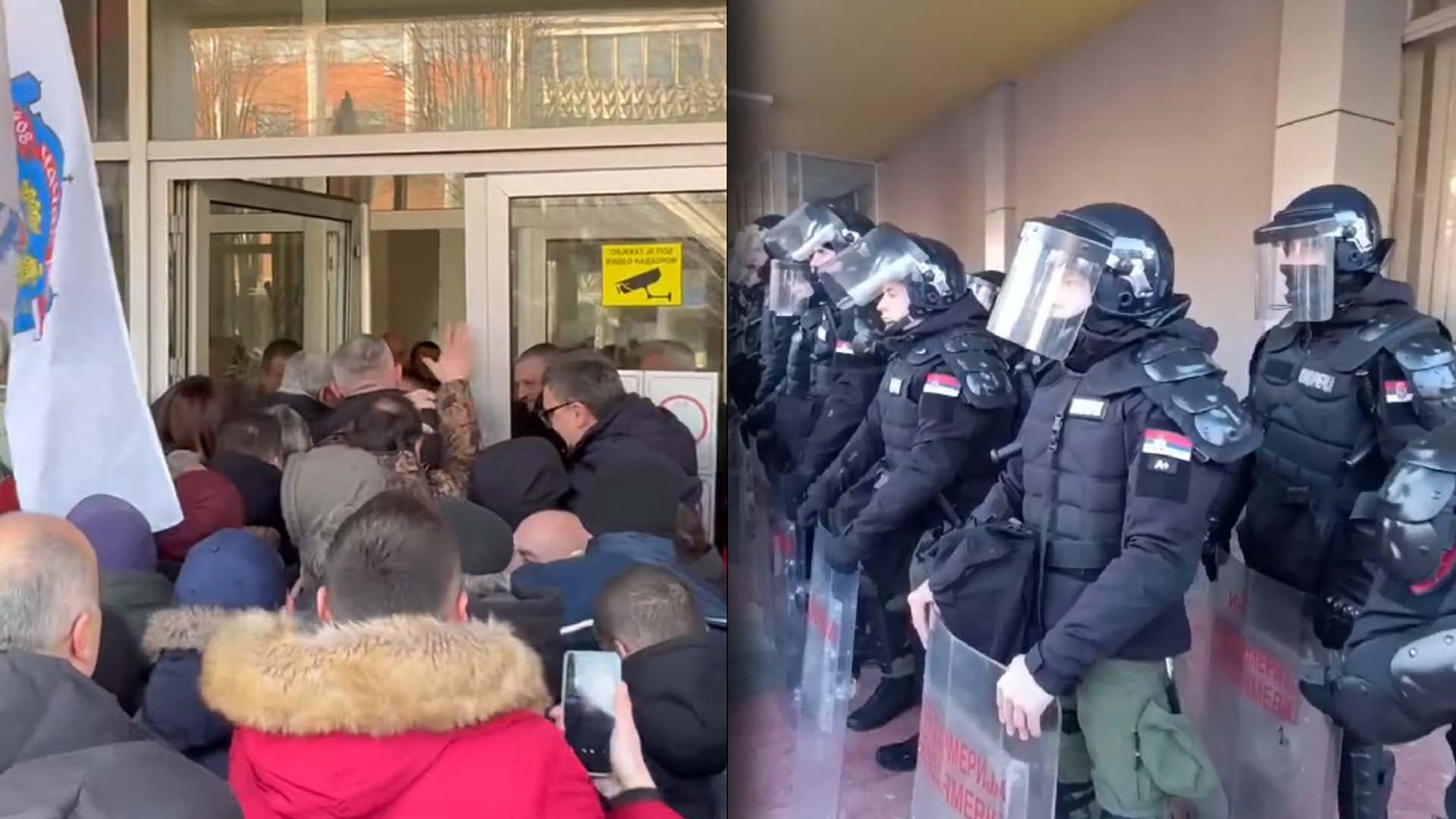 Burno u Kraljevu, Žandarmerija štiti gradonačelnika od građana (VIDEO)