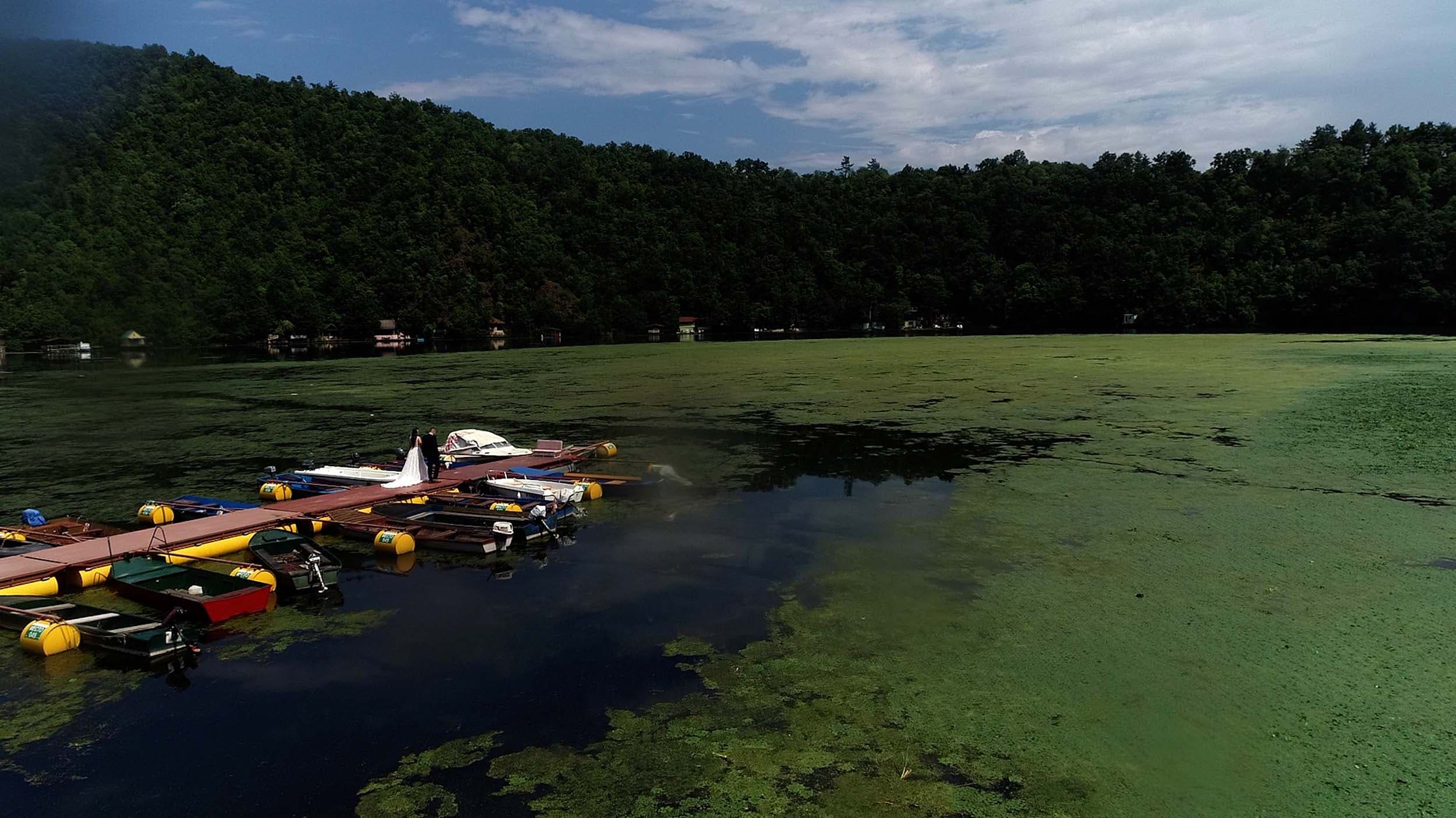 SSP Čačak: Jezero u Parmencu prekriveno fekalnim algama i smećem, tražimo hitno čišćenje