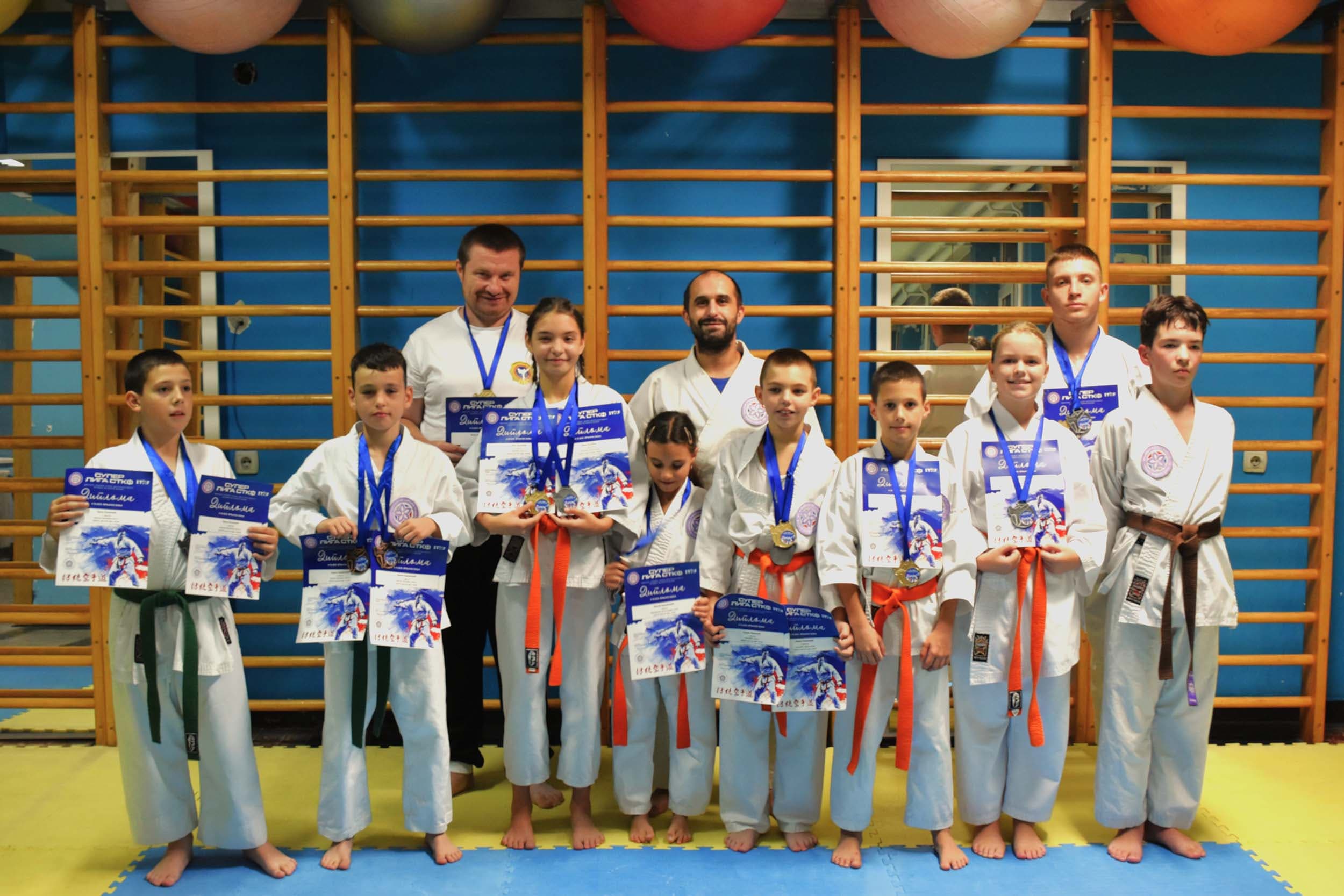 Karate centar DBA zablistao u Vrnjačkoj Banji: 17 medalja na "Super Ligi STKF"