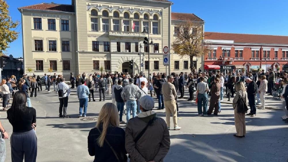 Čačani odali počast nastradalima u Novom Sadu