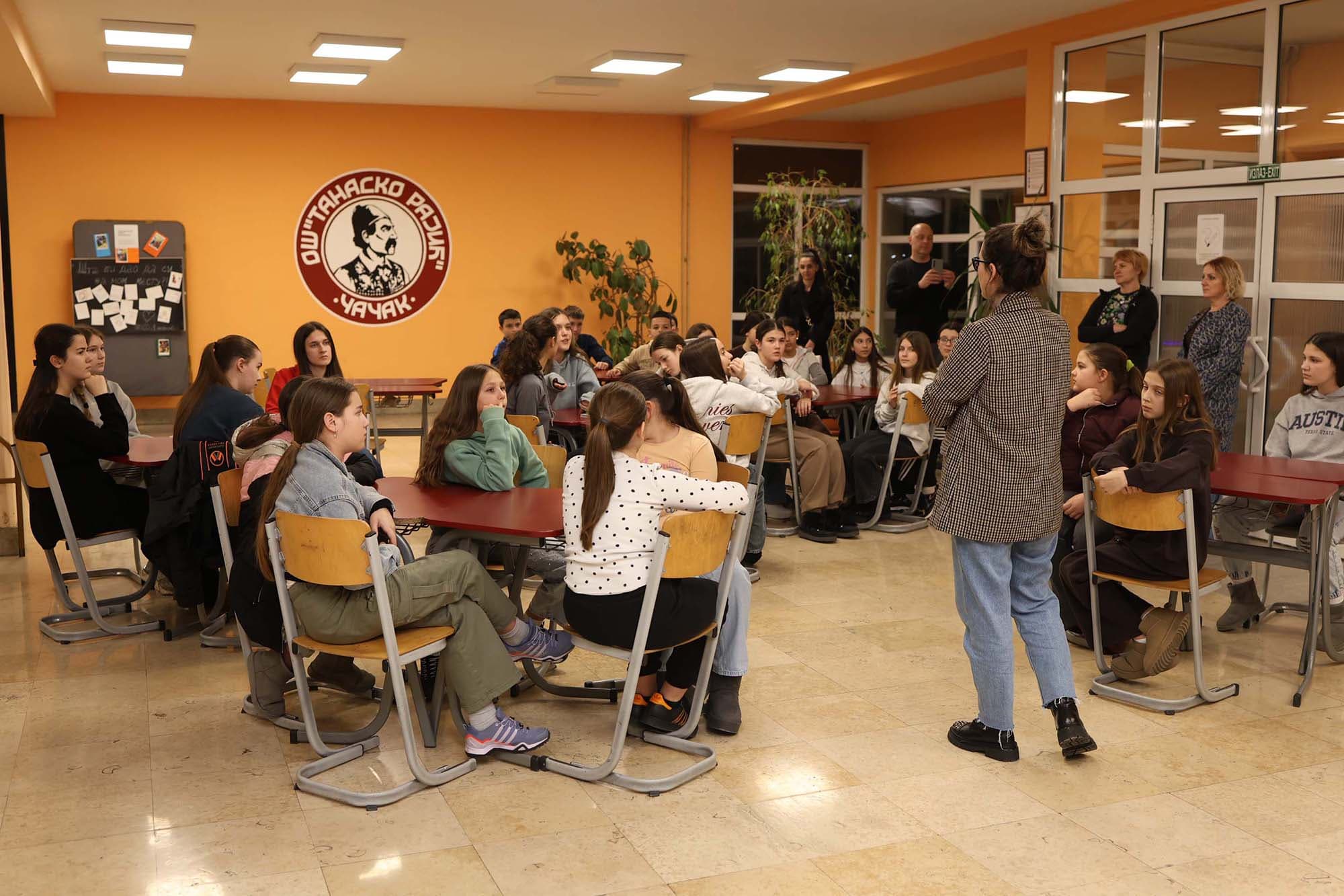 Obeležen Dan ružičaste majice u OŠ "Tanasko Rajić" (FOTO)