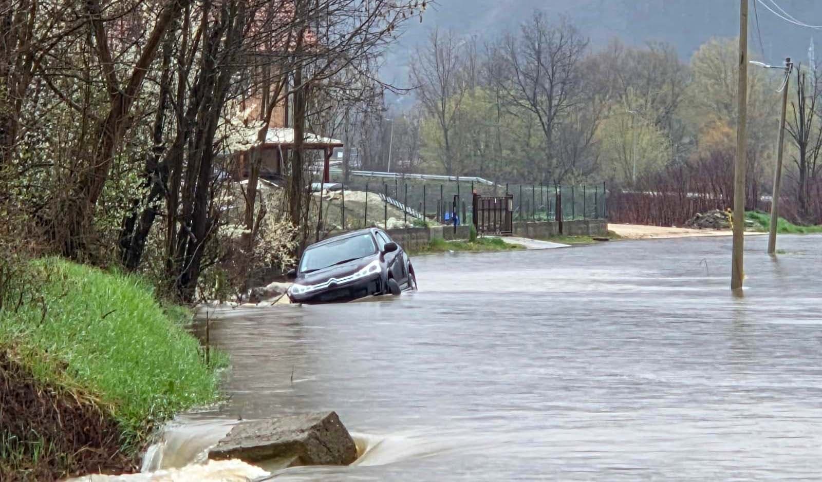 Lučani: Proglašena vanredna odbrana od poplava na reci Bjelici, situacija pod kontrolom
