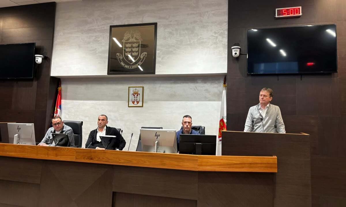 Promene među kraljevačkim naprednjacima: Stefan Adžić novi poverenik, Darko Glišić zahvalio Terziću na radu