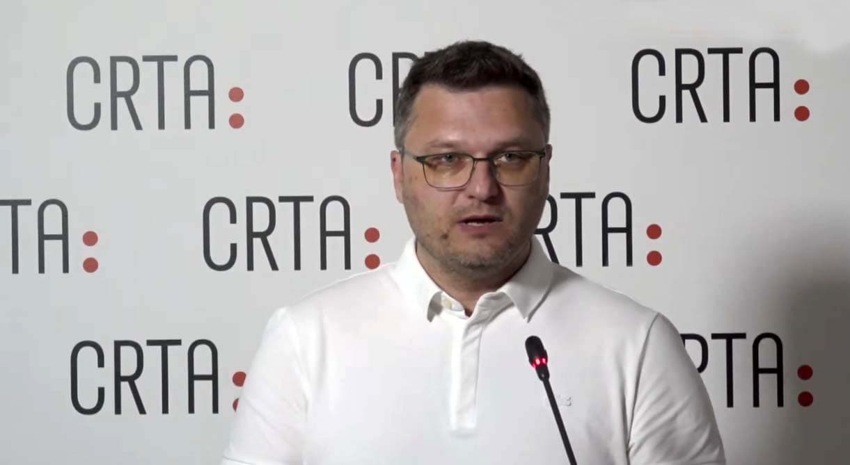 Raša Nedeljkov poslao poruku Marti Kos: "Setite se važnih zakona sledeći put kad vidite novinare razbijenih glava i studente ubačene u gepeke"