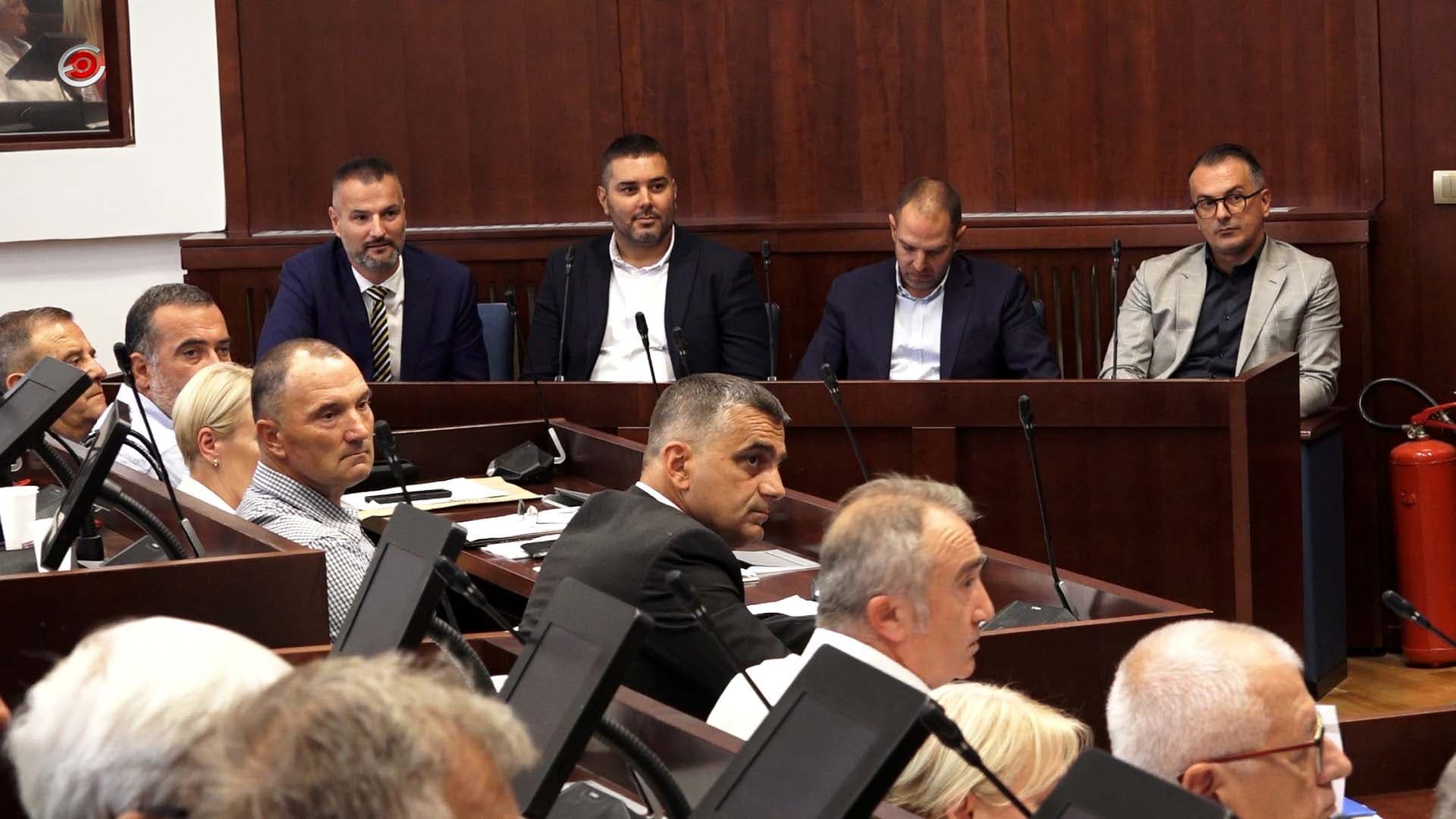Stevanić odgovorio opoziciji: "Čekate muku i nesreću naroda da se ogrebete za ličnu korist, radnici su se borili kao lavovi!"