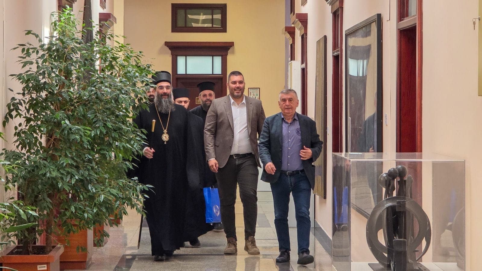 Mitropolit niški i administrator žički g. Arsenije posetio hram i gradsko rukovodstvo u Čačku