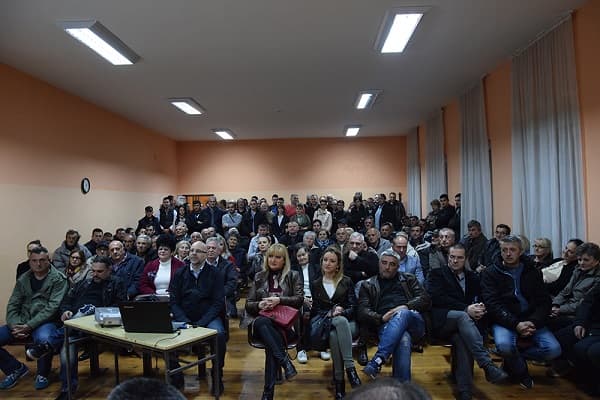 U Mrčajevcima i Zablaću održane tribine na temu agrarne politike i infrastrukturnih projekata