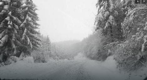 Metar snega u Ljuboviji: Kolaps, hitno potrebna pomoć!