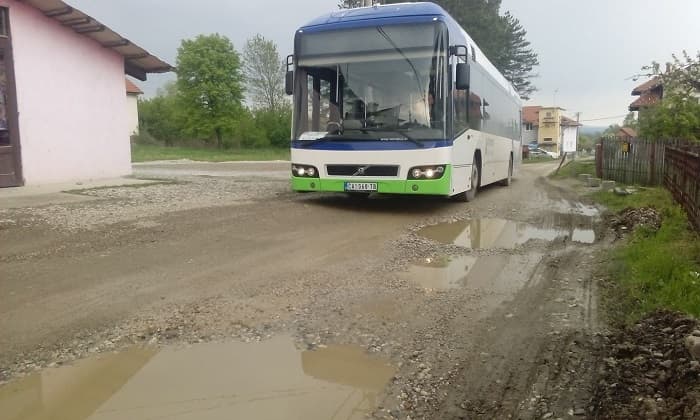 REPORTERI U EPICENTRU: Novi autobusi po starom drumu! (FOTO)