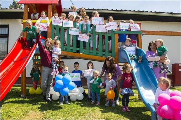 Fondacija Novak čoković otvorila igralište za decu u Pranjanima
