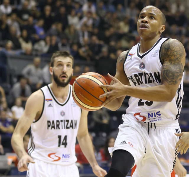 Borac uplašio Partizan, Hečer se vratio i vodio do pobede