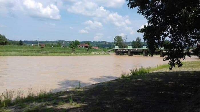 REPORTERI U EPICENTRU: Morava posle kiše (FOTO)