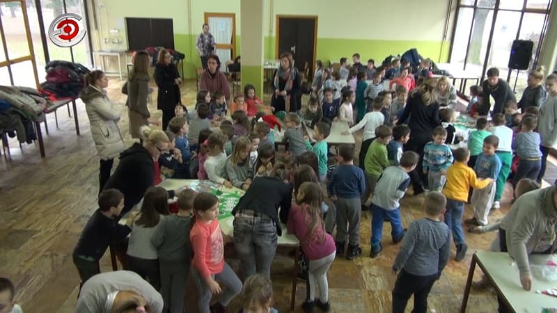 Takmičenje u kićenju jelki u OŠ "Filip Filipović" (VIDEO)