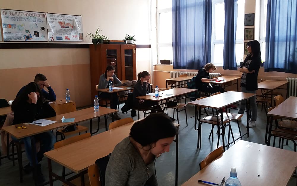 ŠOKANTNO TAKMIČENJE ZA OSNOVCE: Učenici i profesori zaprepašćeni pitanjima na opštinskom takmičenju