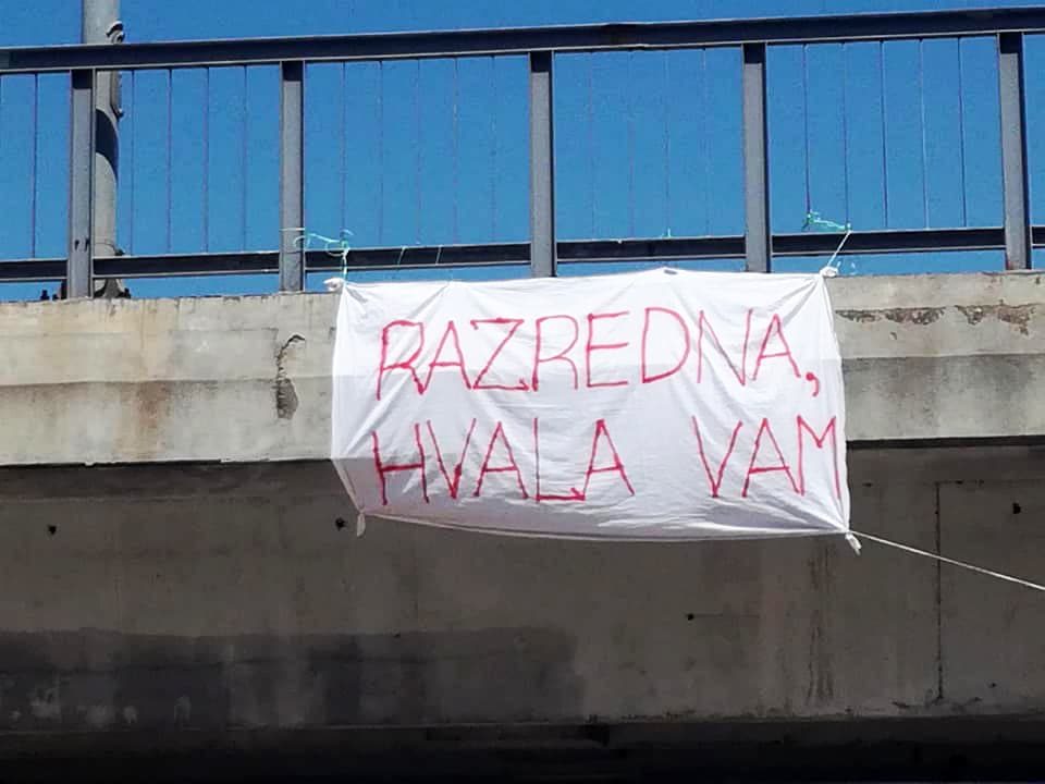 Čačak: Razredna, hvala Vam! (FOTO)
