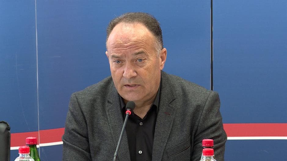 Šarčević: Izbaciti Cecin stih iz radne sveske za peti razred
