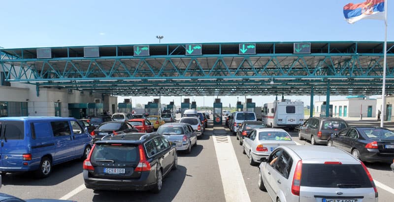 GUŽVE NA GRANICAMA: Višesatna čekanja na prelazak