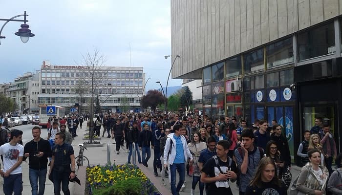 I DS poziva na protest, varnice na relaciji naprednjaci - opozicija