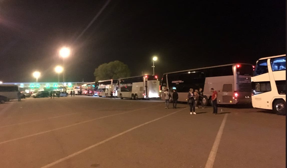Hrvatska policija već 4 sata ne pušta više od 20 srpskih autobusa: Ogromna gužva na prelazu Batrovci