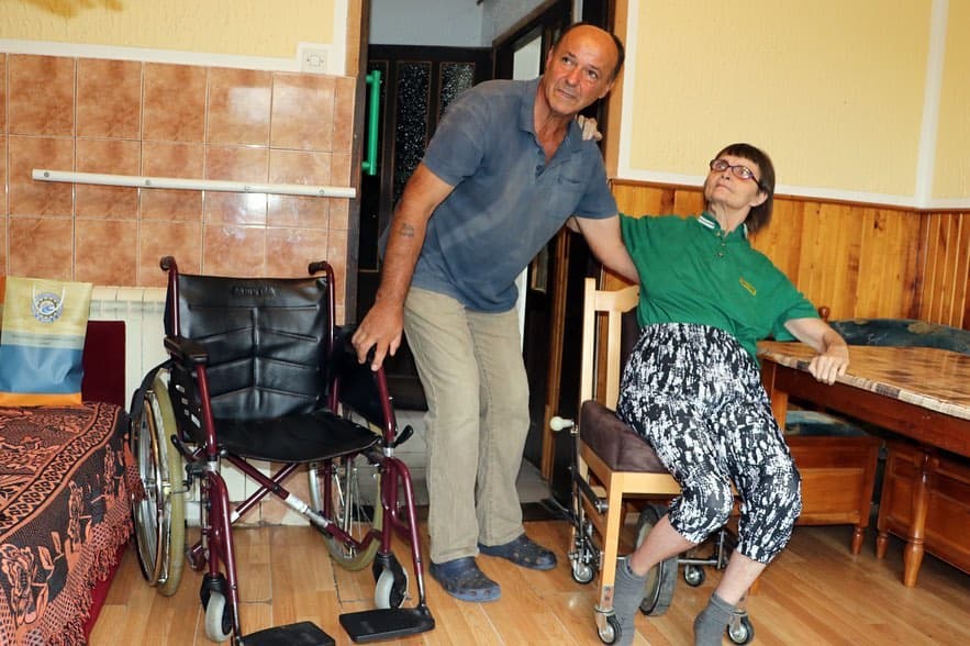 Kolica za Branku Nedović obolelu od multiple skleroze