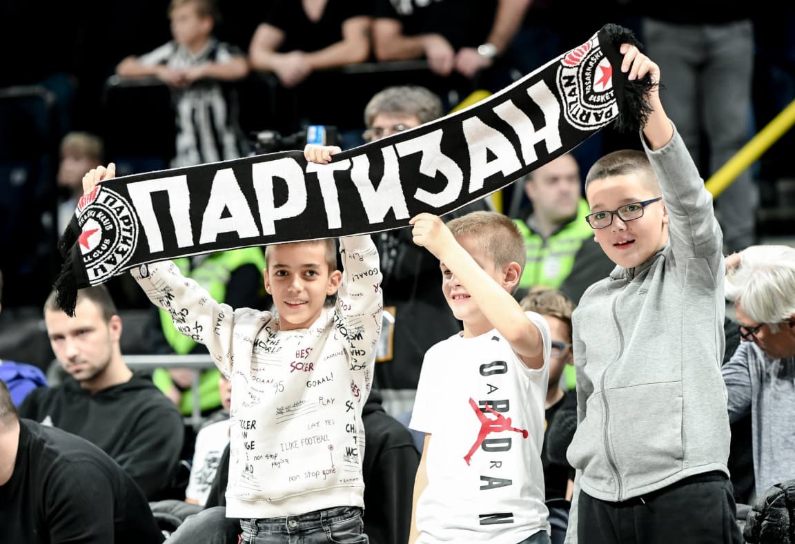 PARTIZAN ČASTI: Za decu do 12 godina ulaz u sredu besplatan! Na tribinama i Čačani