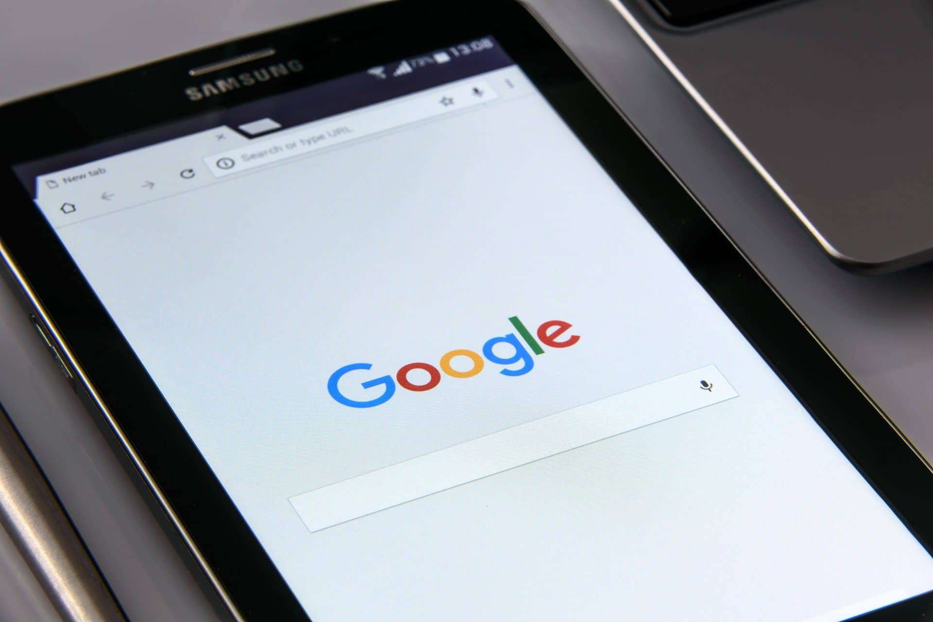 Gugl nudi milione za otkrivanje propusta na Androidu