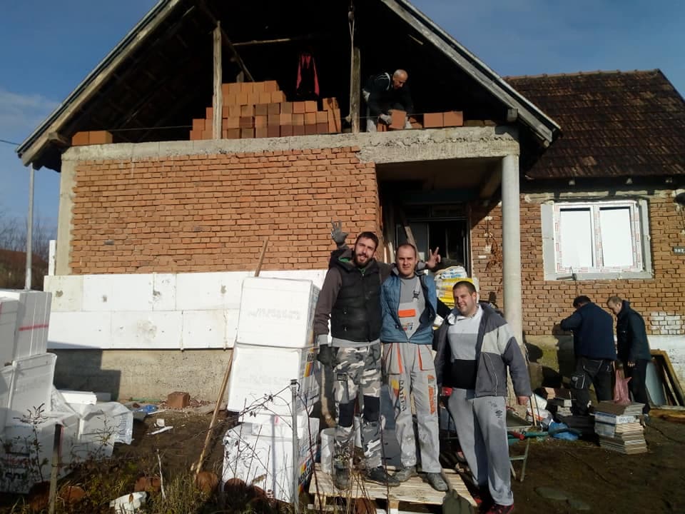 Panićima uključena struja, u toku sređivanje kuće
