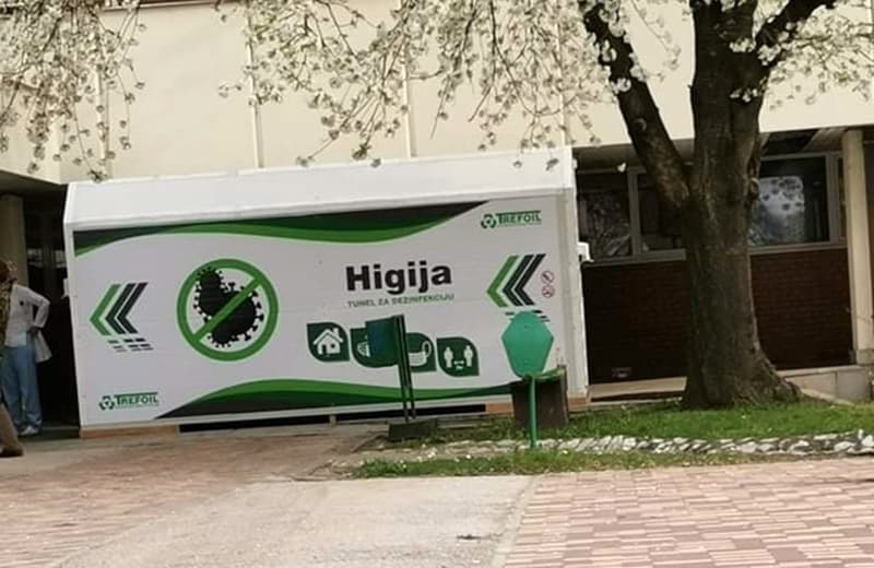 Postavljen dezinfekcioni tunel u Opštoj bolnici, evo kako funkcioniše (VIDEO)